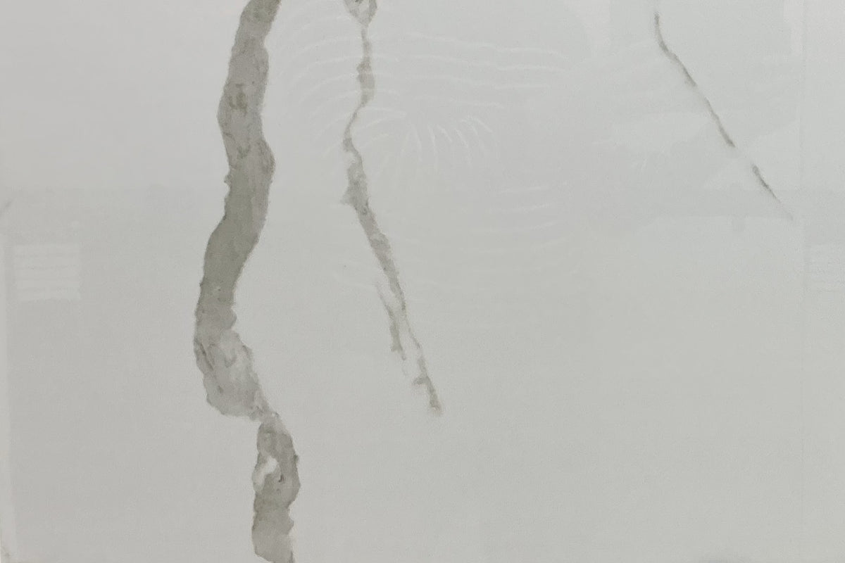 Cava Bianco Glossy Tile 24×24, full view