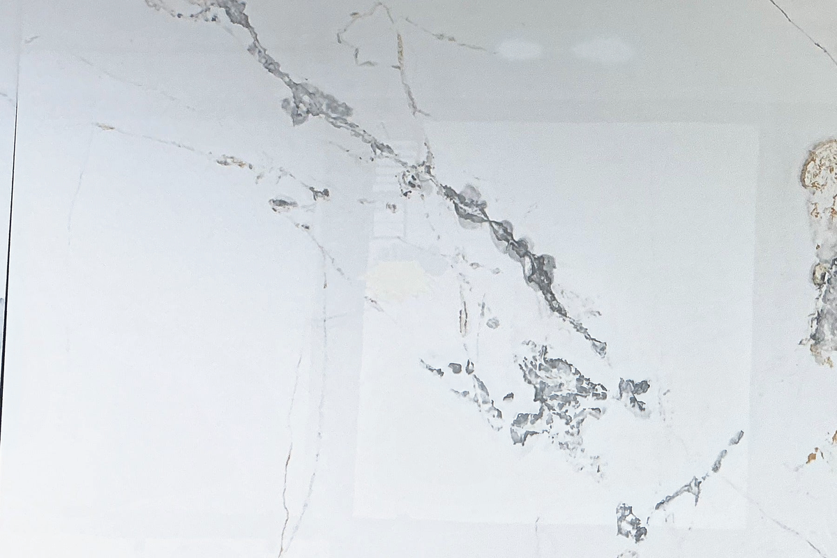 Sarbi Grey, 32×64 glossy, tile, full view
